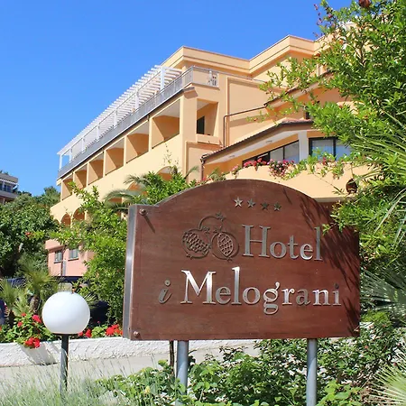 I Melograni Отель 4*